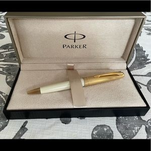 Parker 100 Ivory and Gold Ballpoint Pen